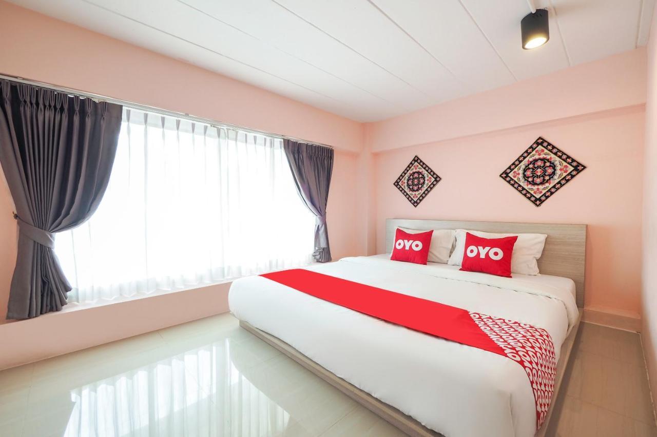 Oyo 983 The Private Hotel Чиангмай Экстерьер фото