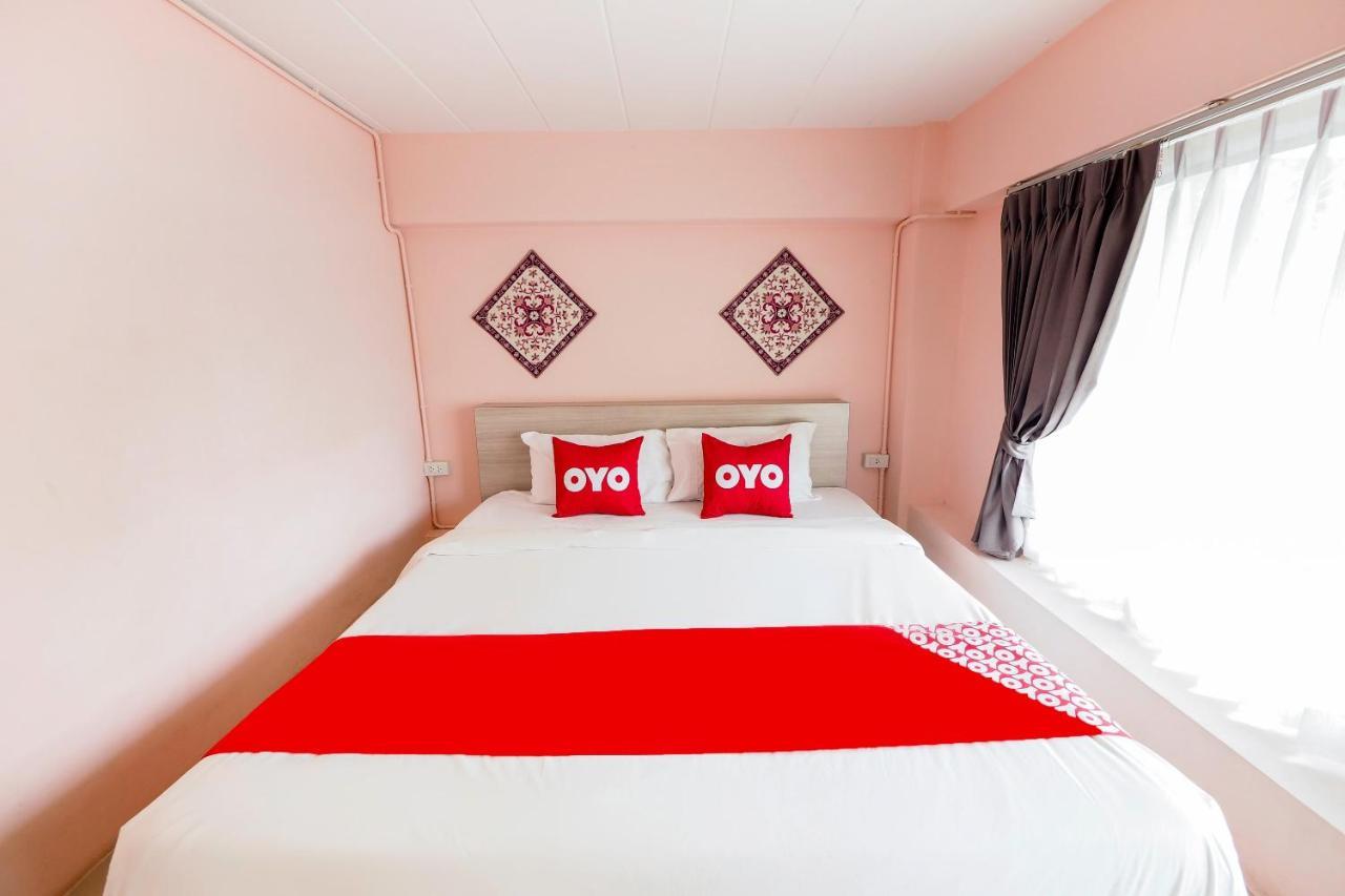 Oyo 983 The Private Hotel Чиангмай Экстерьер фото