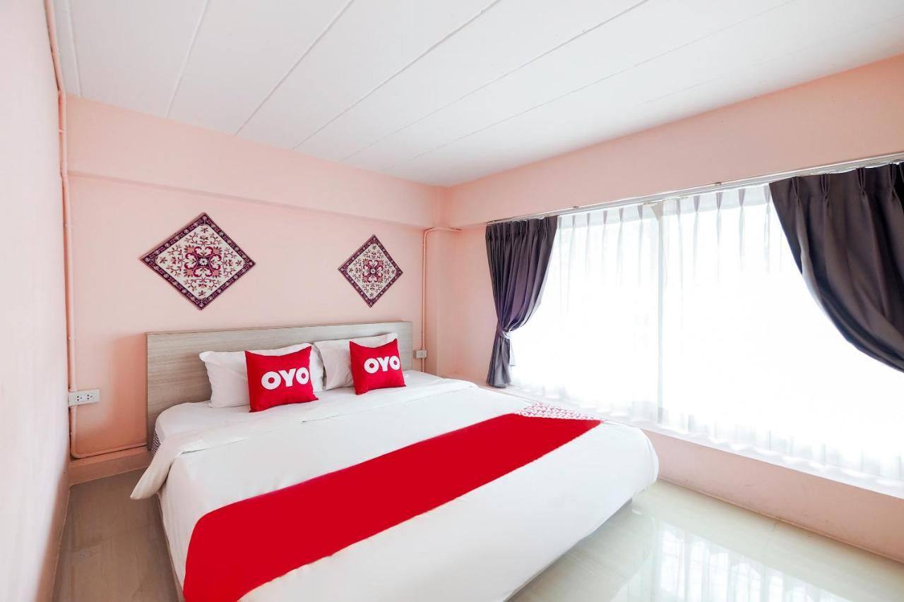Oyo 983 The Private Hotel Чиангмай Экстерьер фото