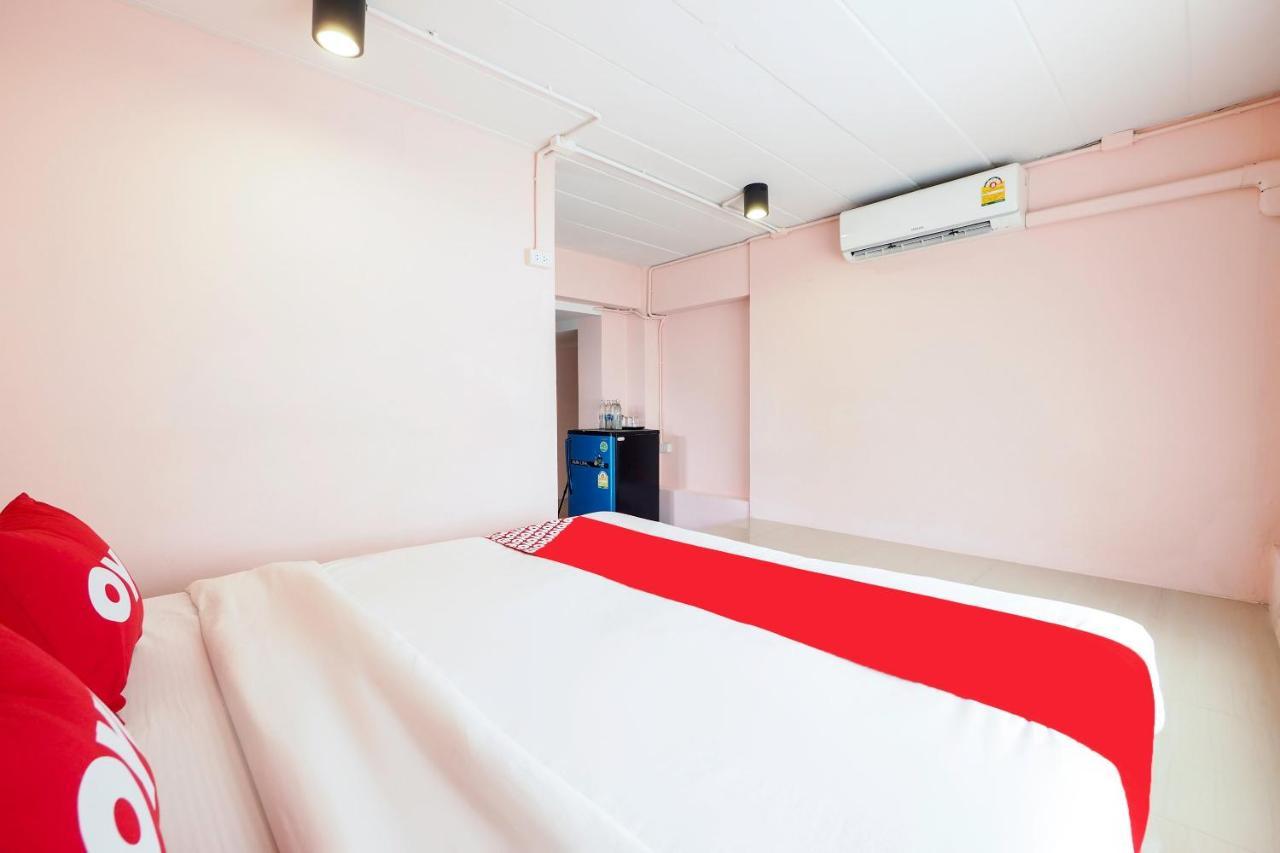 Oyo 983 The Private Hotel Чиангмай Экстерьер фото