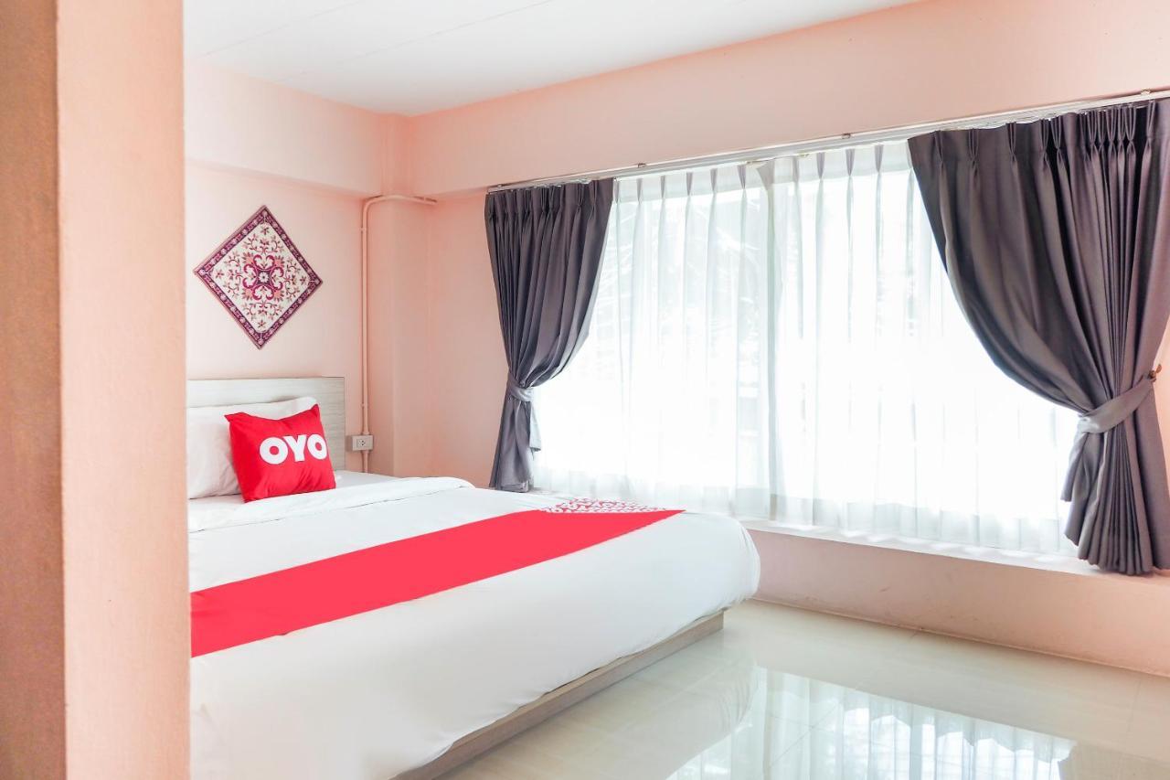 Oyo 983 The Private Hotel Чиангмай Экстерьер фото